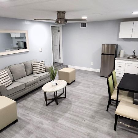 Cheerful Super Suite + 2 Queen + Sofa Bed Minutes From The Airport! Tampa Exterior foto